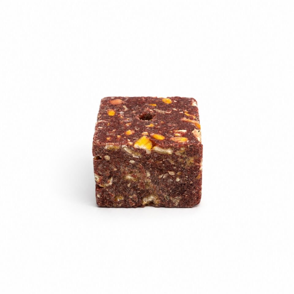 Sazan Yemi - Delikli Küspe - Mısır/Çilek - Kare - 1 KG Paket